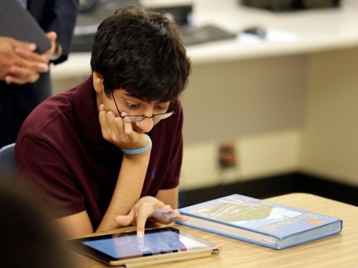 Central government is preparing guidelines for online education | गाइडलाइन बना रहा केंद्र, बच्चे दिनभर कंप्यूटर के सामने ही न बैठे रहें, इसके लिए समय सीमा तय की जाएगी