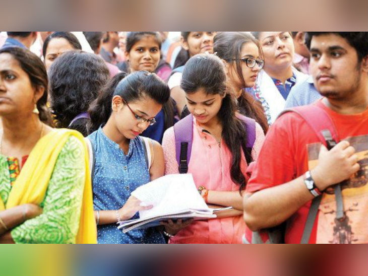 Maharashtra government canceled final year and final semester examinations, students will pass on the basis of previous semester or year marks | महाराष्ट्र सरकार ने रद्द की फाइनल ईयर की परीक्षाएं, पिछले सेमेस्टर या वर्ष के अंकों के आधार पर पास होंगे स्टूडेंट्स