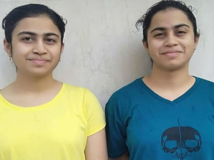 CBSE 12th 2020 Result| Twin sisters from noida get equal number in 12th, Mansi and Manvi surprised everyone by securing 95.8 percent marks in cbse 12th board | जुड़वा बहनों ने 12वीं में पाएं बराबर नंबर, 95.8 प्रतिशत मार्क्स हासिल कर मानसी और मान्वी ने सबको किया हैरान