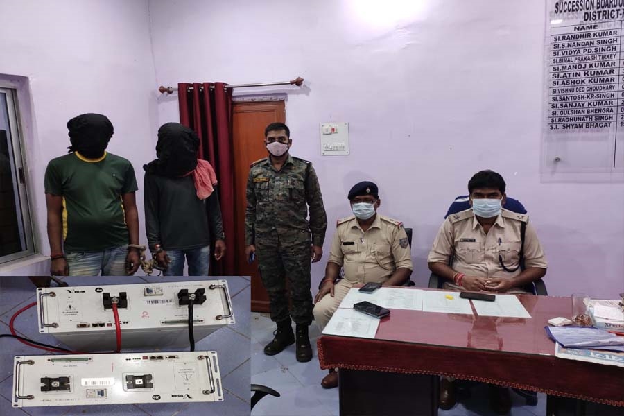 जिओ कंपनी के टेक्नीशियन ही निकले चोर, चोरी गई बैटरियां बरामद