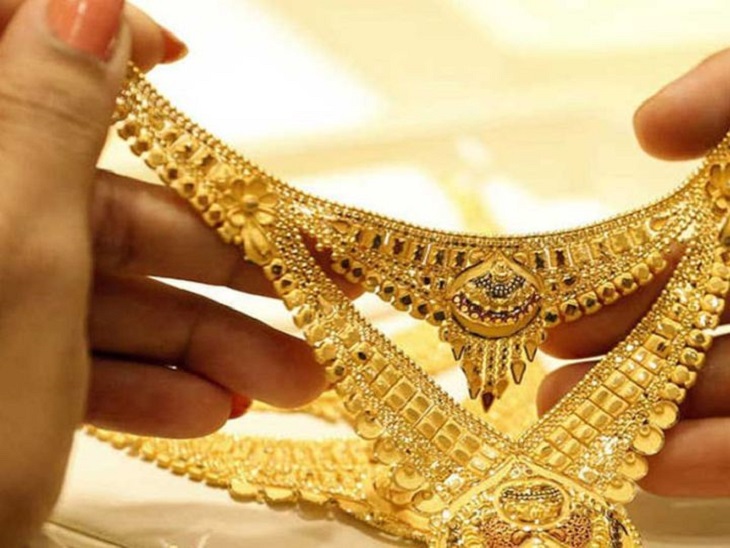 Jewelers expect good sales in festive season, buoyed by purchase of Dussehra | ज्वैलर्स को त्यौहारी सीजन में सोने की अच्छी बिक्री की उम्मीद, दशहरे की खरीदारी से मिला प्रोत्साहन