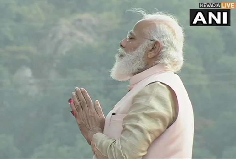 Pm Modi Gujarat Visit Live Updates Sardar Patel Ekta Diwas Parade Statue Of Unity Sea Plane Civil Services – गुजरात: पीएम मोदी के दौरे का दूसरा दिन, सरदार पटेल की प्रतिमा पर अर्पित की पुष्पांजलि