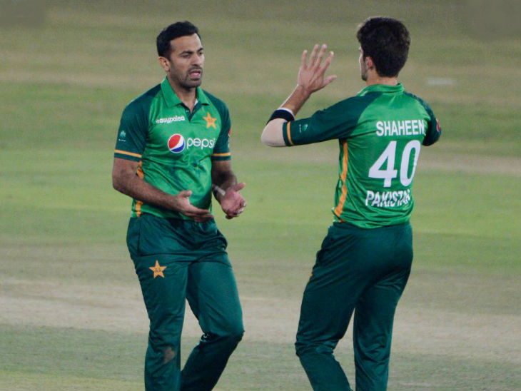 Pakistan beat Zimbabwe by 26 runs, Shaheen-Wahab took 9 out of 10 wickets. brendon taylor scores 10th one day hundred. | पाकिस्तान ने जिम्बाब्वे को 26 रन से हराया, शाहीन-वहाब ने 10 में से 9 विकेट लिए