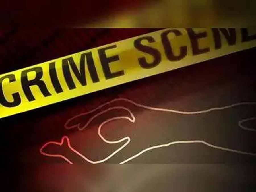 दंपति और उनकी नाबालिग बेटी को धारदार हथियार से उतारा मौत के घाट